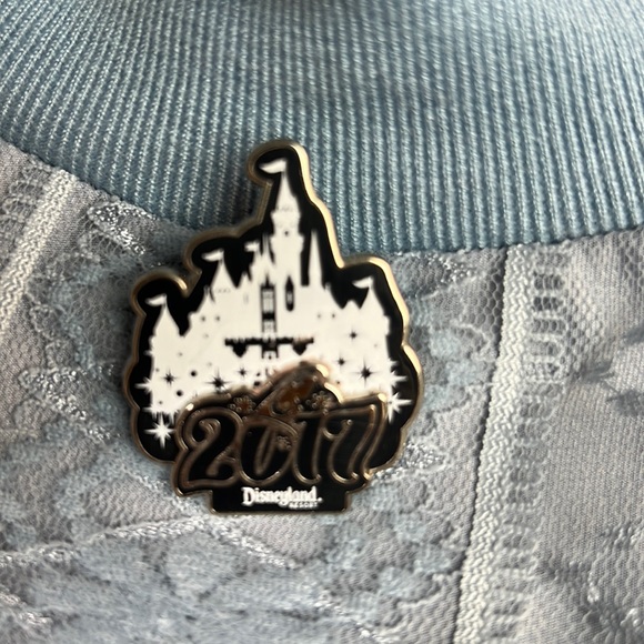 Disney pin - Picture 1 of 4